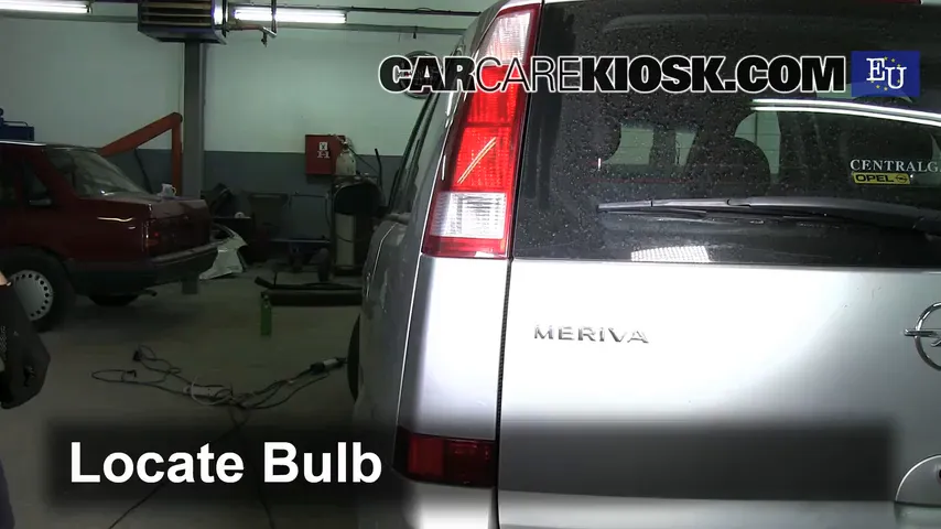 2003 Opel Meriva SE Cosmo 1.6L 4 Cyl. Éclairage Feux de marche arrière (remplacer une ampoule)